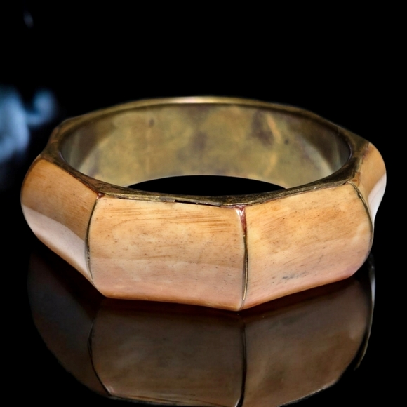 Vintage Bone and Brass bangle bracelet. Tribal Boho style bangle. - Picture 2 of 6